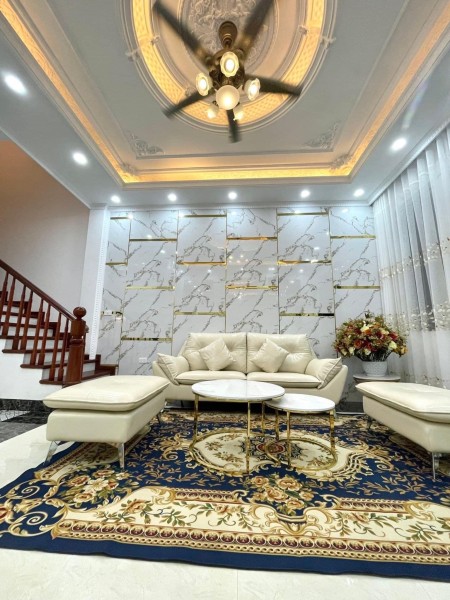 Bán nhà Quận Đống Đa, ngõ thông, kinh doanh giá tốt, ô tô đỗ cổng, yên tĩnh, lh 0944845195