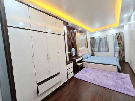 Bán nhà ngõ 147B Tân Mai diện tích sử dụng 54m2 5 tầng, giá bán 6 tỷ, lh 0984857937