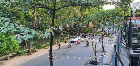 Bán nhà mặt phố Ngọc Lâm, Long Biên, Hà Nội diện tích 56m2, giá bán 14 tỷ