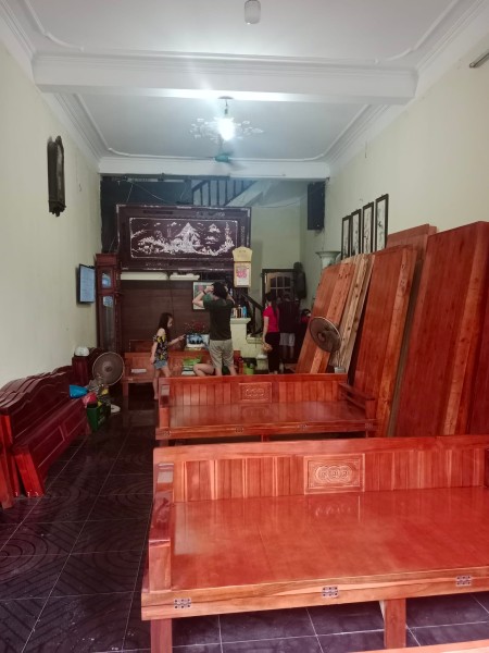 Bán nhà mặt phố La Thành gần BV Phụ Sản 5 tầng 67m2 kinh doanh tốt giá 16 tỷ