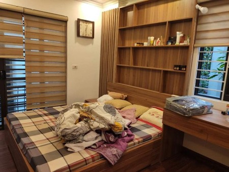 Bán nhà Khương Đình phân lô gần ngã tư Sở, giao thông tiện, diện tích 40m², giá 4,25 tỷ đồng
