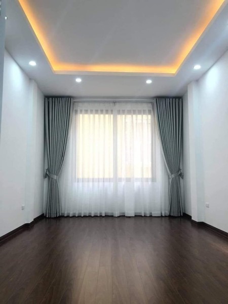 Nhà ngõ phố Thái Thịnh, 50m2 * 5 tầng, lô góc, nhà của kĩ sư thiết kế, full đồ chỉ nhỉnh 3 tỷ.