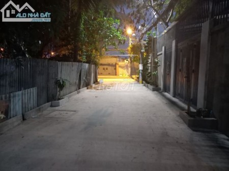 Bán nhà hẻm xe hơi gần đường Phạm Văn Đồng, Thủ Đức, giá 5,49 tỷ đồng, sổ hồng chính chủ