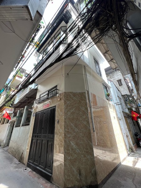 Bán nhà đẹp long lanh hiếm Kim Mã Thượng lô góc kinh doanh dtsd 16m2 giá 2.4 tỷ