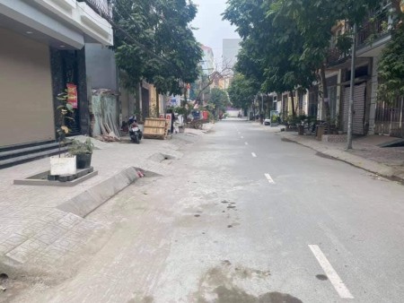 Bán nhà trung tâm Thanh Xuân, giá 5,8 tỷ đồng, ô tô vào nhà kinh doanh sầm uất, giá tốt