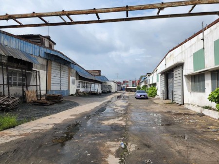 Cho thuê kho, xưởng*2500m2 mặt tiền Xa Lộ Hà Nội, phường Trường Thọ, thành phố Thủ Đức.