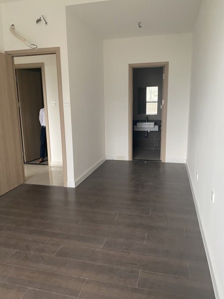 Khẳng định căn 2PN view Hồ bơi ban công hẹp bao trọn rẻ nhất Sun, nội thất sang trọng, không nắng