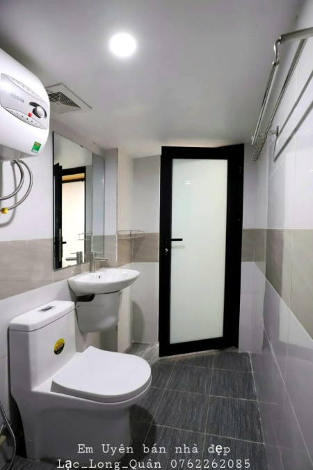 Bán CCMN đường Lạc Long Quân 58m2, Ô tô, Dòng tiền 40tr/tháng, Giá 8.8 tỷ, LH 0762262085