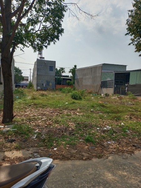 Bán đất thổ cư 185m2, ngay chợ Chánh Phú Hòa, sổ hồng riêng