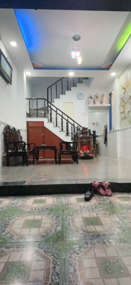 Chú Quân cần bán nhà cấp 4 đang cho thuê 4tr tháng, giá 1 tỷ 550 ở Lê Thị Hà, Tân Xuân. HM