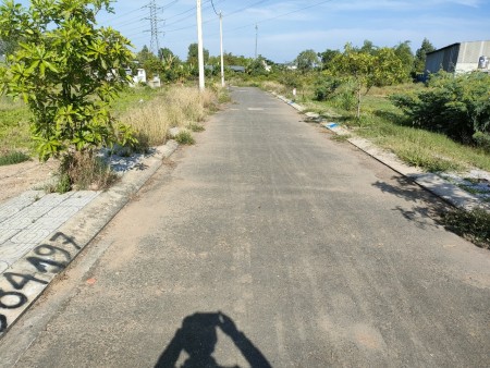 Đất gộp giá rẻ ở Bình Chánh 2 lô dtsd 80m2 gần chợ Bình chánh giá 20 triệu/m2