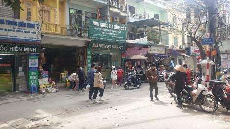 Bán nhà mặt phố Đầm Trấu Q. Hai Bà Trưng, Lô góc, dtsd 60m2 6 tầng, giá bán 12 tỷ