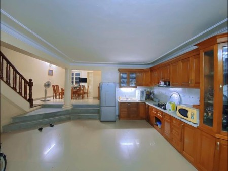 Phố Võng Thị, Tây Hồ, ô tô đỗ cửa, vào nhà, homestay, VP, ở cực sướng giá chỉ 8.8 tỷ