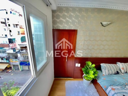 Căn hộ dịch vụ tại Phạm Ngũ Lão, Quận 1 - Thông qua Bùi Viện giờ giấc tự do