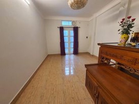 Nhà tuyệt với cho ai có nhu cầu nhà ở mặt ô tô tránh, mặt tiền rộng, ở sướng, giá bán 7.7 tỷ