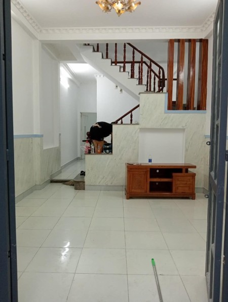 Cần bán nhà đường Nguyễn Thị Minh Khai, Tân Đông Hiệp, Dĩ An, 60m2 giá chỉ hơn 3tỷ.