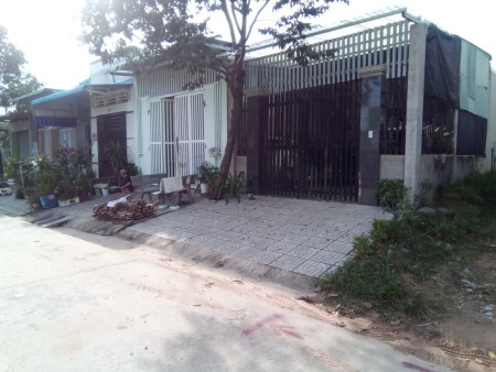 Cần bán gấp lô đất đường DH8 thổ cư 100% trong khu Đô thị Mỹ Phước