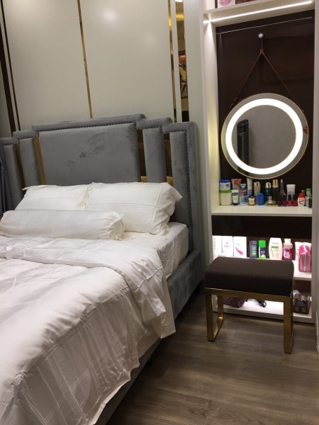 Chính chủ bán căn hộ 2 phòng ngủ full nội thất view Hoà bình, giá .3 tỷ, tiền sỏ hồng, lh 0906847066