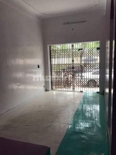 Cần cho thuê gấp nhà 3 tầng mặt Nguyễn Đình Hoàn, Cầu Giấy chỉ 40 triệu/tháng