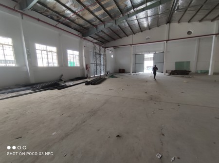 Cho thuê kho xưởng dtsd 1800m2 đường Quốc Lộ 13, Hiệp Bình Phước, TP Thủ Đức