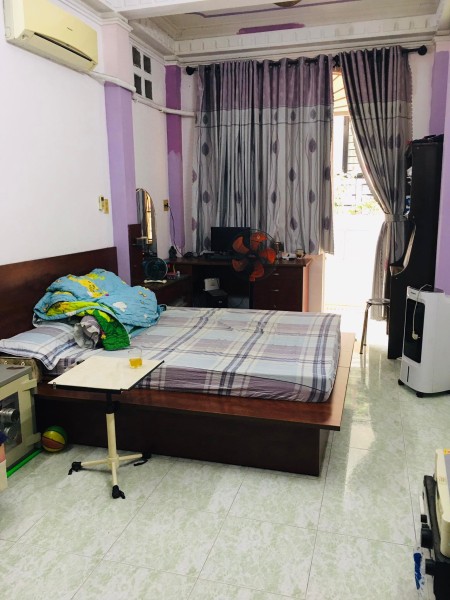 Cần bán nhà Nguyễn Tiểu La phường 8 quận 10, diện tích sử dụng 30m2. Nhà đẹp sẵn ở