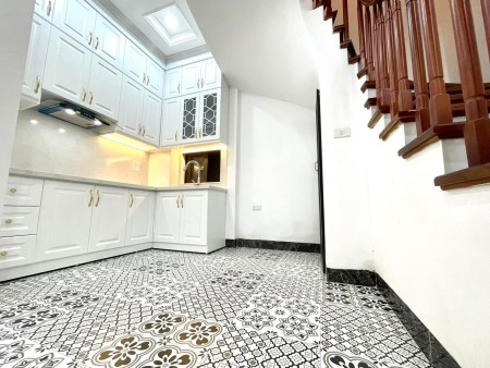 Siêu phẩm nhà đẹp ngay đường Hoàng Mai diện tích 31m² x 5 tầng giá chỉ 3,x tỷ đồng