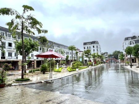 Bán shophouse giá chỉ 1.3 tỷ nhận kinh doanh ngay trung tâm khu phố thương mại