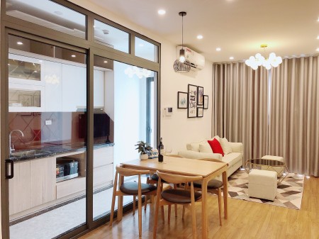 Chính chủ bán gấp căn hộ 2 phòng ngủ nội thất đẹp Emerala Mỹ Đình, có Slot ô tô