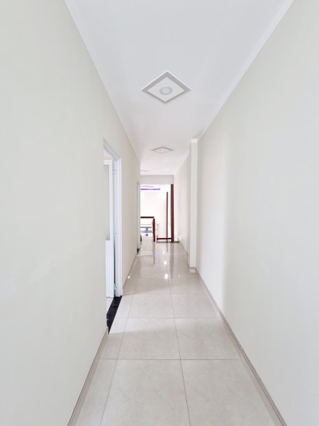 Cần bán căn góc ngay chợ Quang Thắng 1 trệt, 1 lầu sổ hồng riêng giá 2.599 tủ, dt 110m2, hỗ trợ vay