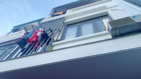 Siêu phẩm nhà hiếm Ngọc Thụy sân rộng ô tô đỗ cổng diện tích sủ dụng 40m²