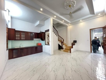 Nhà PL khu vực cực hiếm thông thoáng trước sau ô tô đỗ cổng nhà mới 100%