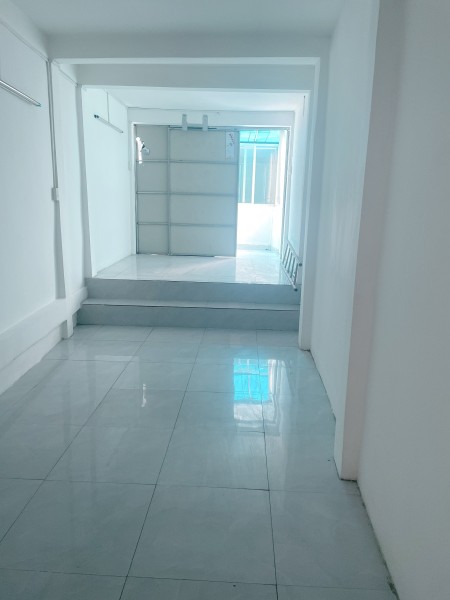 Nhà mặt tiền Cách Mạng Tháng 8 ngay trung tâm Quận 2 cần cho thuê lầu 1 và lầu 2