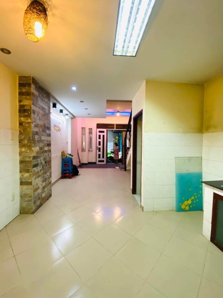 Bán nhà Quận 10, diện tích sử dụng 114m2, 4 tầng BTCT kiên cố, giá chỉ 7,5 tỷ