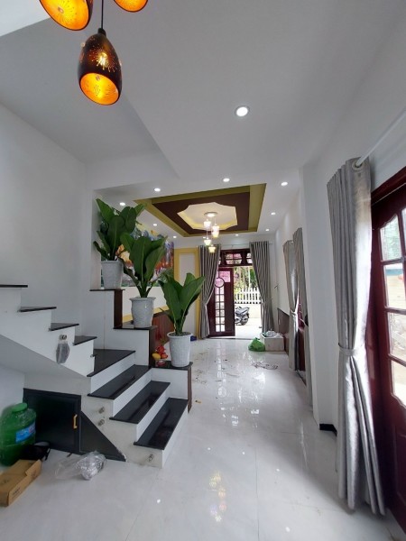 Nhà nguyên căn Hoà Thọ Đông Cẩm Lệ, 2 mặt tiền 4m, giá bán 2,7 tỷ đồng
