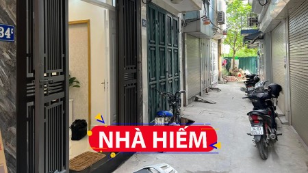 Bán nhà ngõ bagac tránh tận nhà Chính Kinh đúc tầng diện tích 41m2, giá bán 3.x tỷ