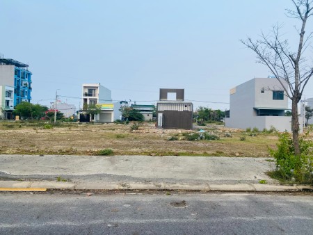 Bán đất nền Nam Hoà Xuân Hoà Quý Đà nẵng dtsd 105m2 gần trường, gần sông giá 3.27 tỷ