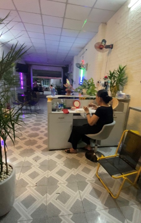 Cho thuê nhà 4x21 mặt tiền đường khu Phú Thuận, giá 10 triệu/tháng lhcc