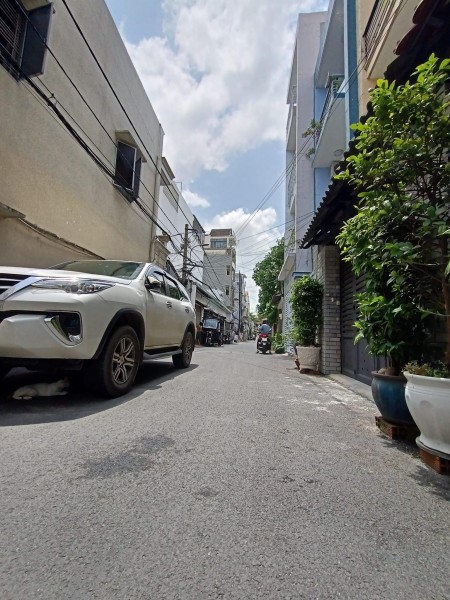 Bán nhà hẻm xe hơi né lô góc sát công viên Làng Hoa Lê Văn Thọ, dtsd 44.6m2, nở hậu giá 4.7 tỷ