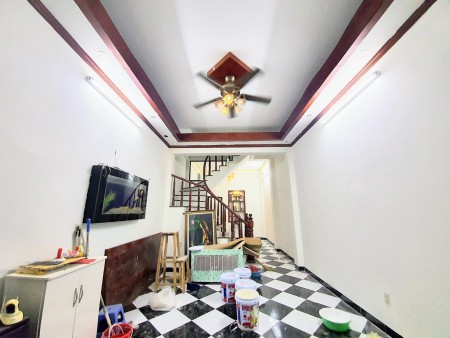 Bán nhà ngõ chợ Tân Mai kinh doanh 24/7 ngõ thông ô tô qua lại thoải mái chưa tới 4 tỷ đồng