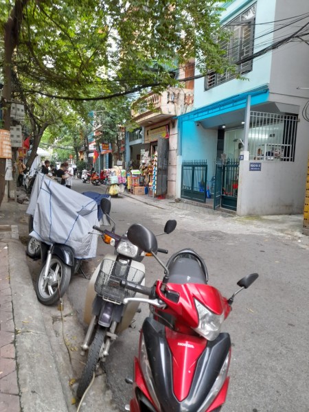 Bán nhà phố Nguyễn Văn Huyên, lô góc vị trí đắc địa, 65m2 x 6 tầng, 13,5 tỷ