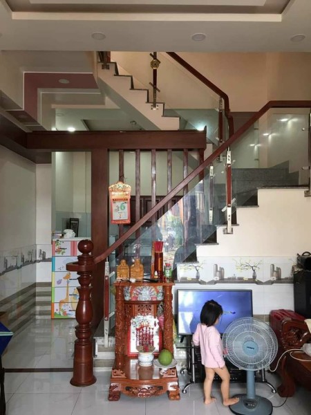 Bán nhà ngộp hẻm 6m đường số 14 Lê Văn Quới 3 tầng diện tích 8x12m giá 6.4 tỷ