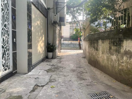Cần bán gấp nhà phố Tôn Đức Thắng - 50M ra mặt phố giá nhỉnh 3 tỷ