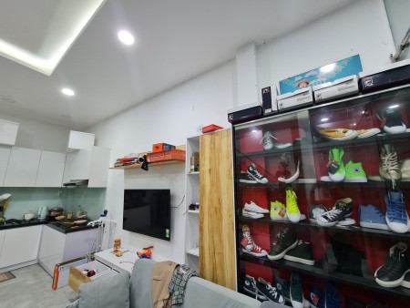 Bán nhà Huỳnh Văn Bánh, Phú Nhuận, diện tích sử dụng 50m2, 2 lầu, chỉ 5.8 tỉ