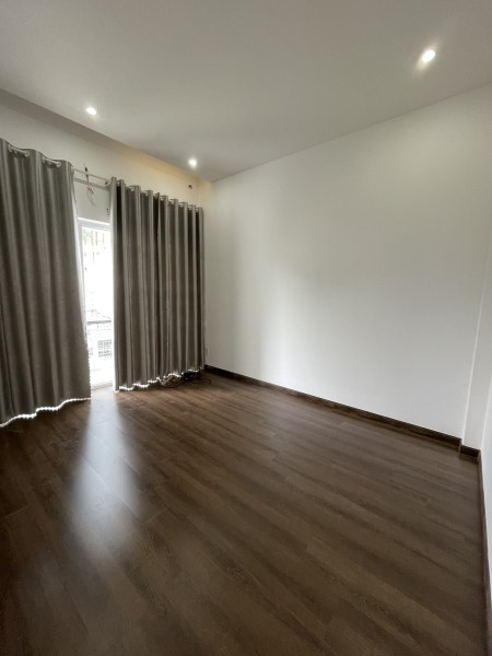 Bán nhà 1 lầu sàn gỗ cao cấp hẻm xe hơi Huỳnh Tấn Phát Nhà Bè lh 0916063918