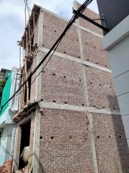 Chính chủ cần bán nhà mới 3 tầng 1 tum, giá 16.9m2, giá bán 2,2 tỷ có thương lượng