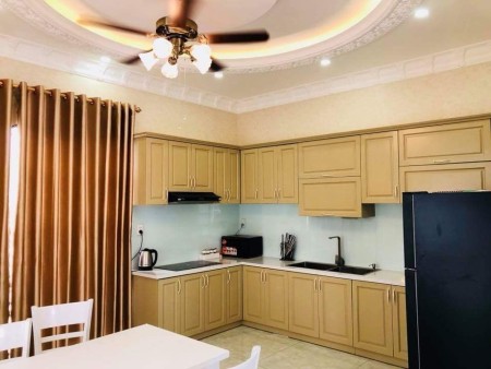Biệt thự Hiệp Bình diện tích 170m2, giá bán 14 tỷ, Thủ Đức khu dân cư đông đúc