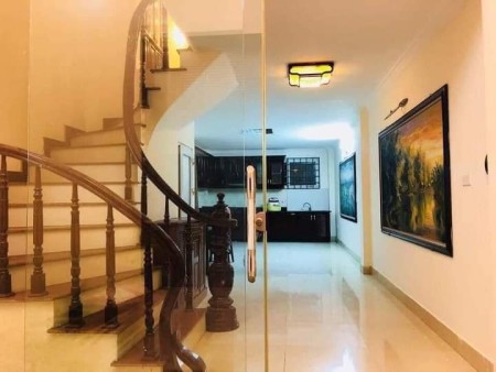 Bán nhà siêu đẹp gần trường đại học trung tâm thương mại ngõ rộng khả năng sinh lời cao