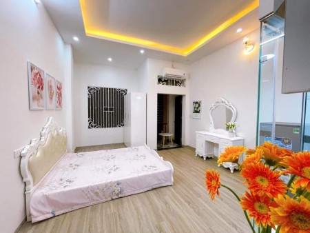 Bán nhà Đội cấn- Ba Đình, 15m ra phố ô tô tránh nhau, 4 tầng, 4.1 m, giá nhỉnh 3.8 tỷ