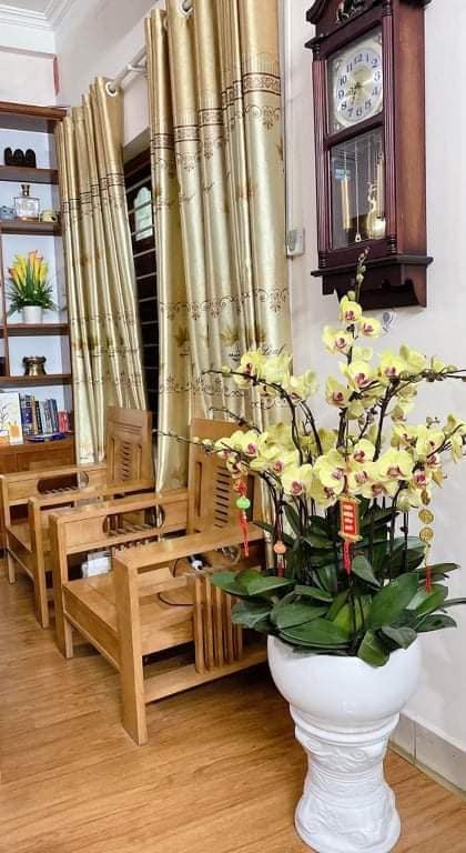 Nhà đẹp Nguyễn Văn Linh Long Biên FULL nội thất hiện đại, 40m², giá chỉ 3,39 tỷ đồng