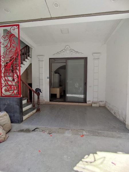 Bán Nhà đường Khương Đình, DT 42m² x 6 tầng, giá bán 6,3 tỷ đồng